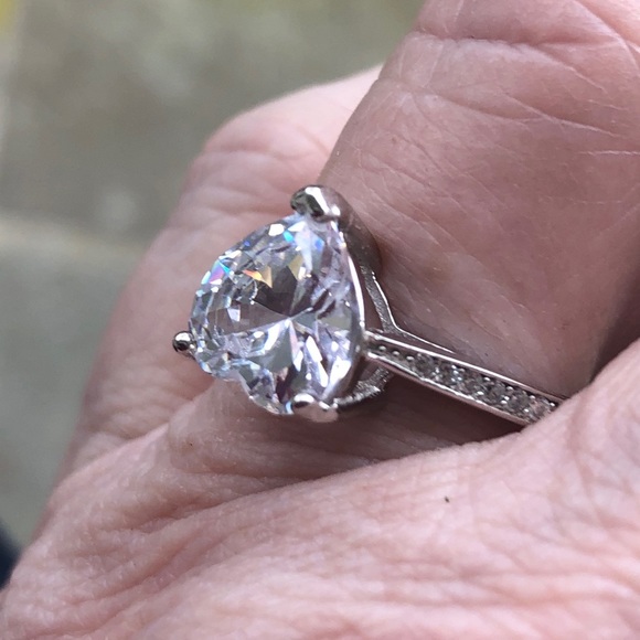 🚨50% off! 4ct 5A 925 Sterling Stunning Heart Ring! GORGEOUS RING! - Picture 15 of 16